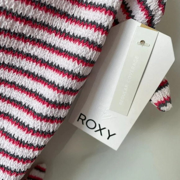 Roxy Chasing Love One Piece Swimsuit NWT Size Large - Picture 7 of 10